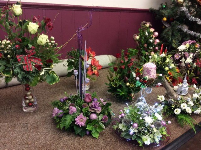 Flower arranging led by Lynne December 2018 - photo 6 Flower arranging led by Lynne December 2018 - photo 6
